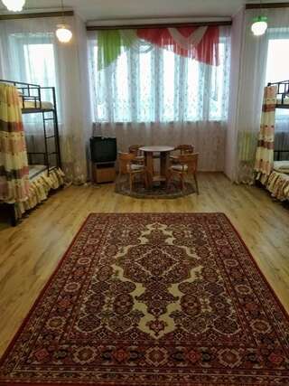 Хостелы Hostel 85 Гродно Спальное место на двухъярусной кровати в общем номере для женщин-1