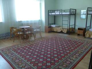 Хостелы Hostel 85 Гродно Спальное место на двухъярусной кровати в общем номере для мужчин-2