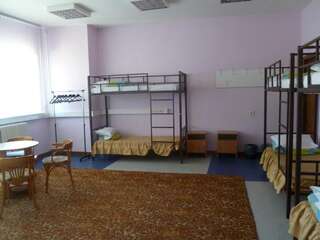 Хостелы Hostel 85 Гродно Спальное место на двухъярусной кровати в общем номере для мужчин-3