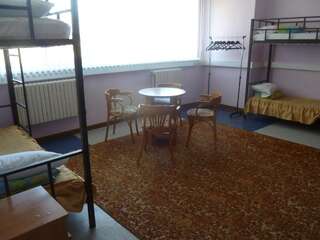 Хостелы Hostel 85 Гродно Спальное место на двухъярусной кровати в общем номере для мужчин-4
